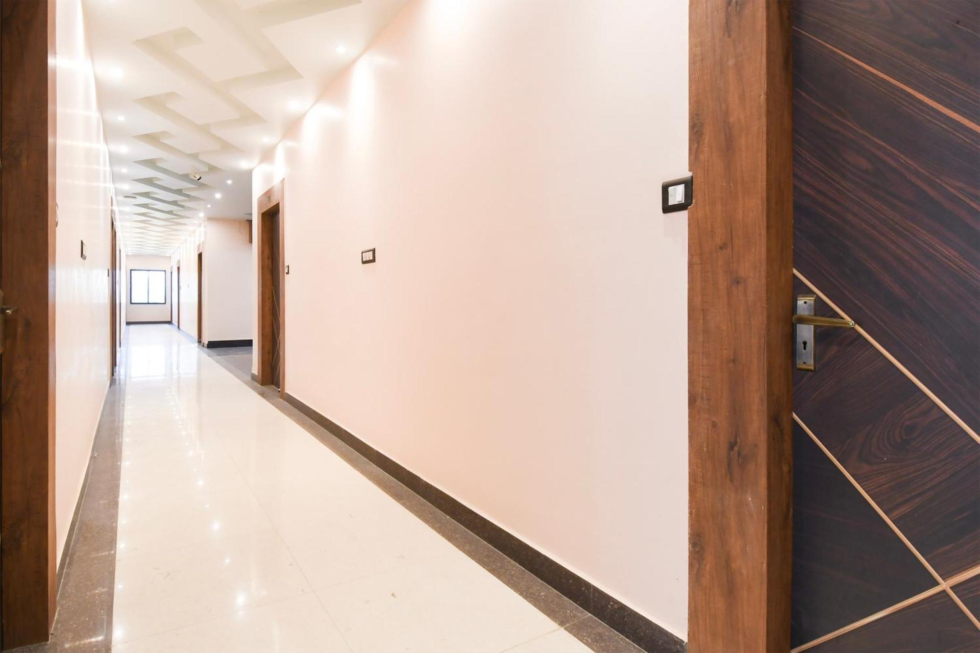 Hotel O Nilmadhab International タラピス エクステリア 写真