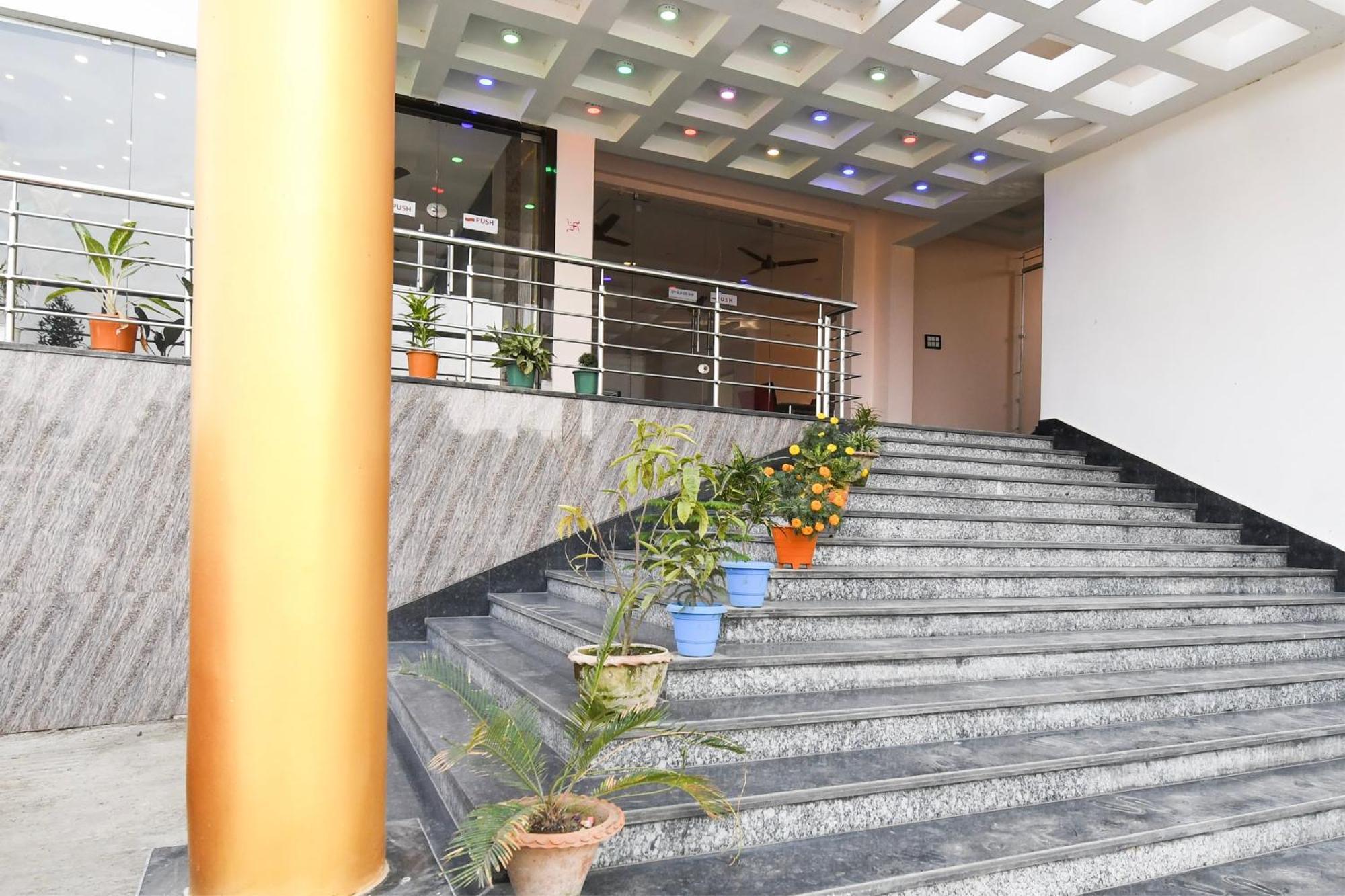 Hotel O Nilmadhab International タラピス エクステリア 写真