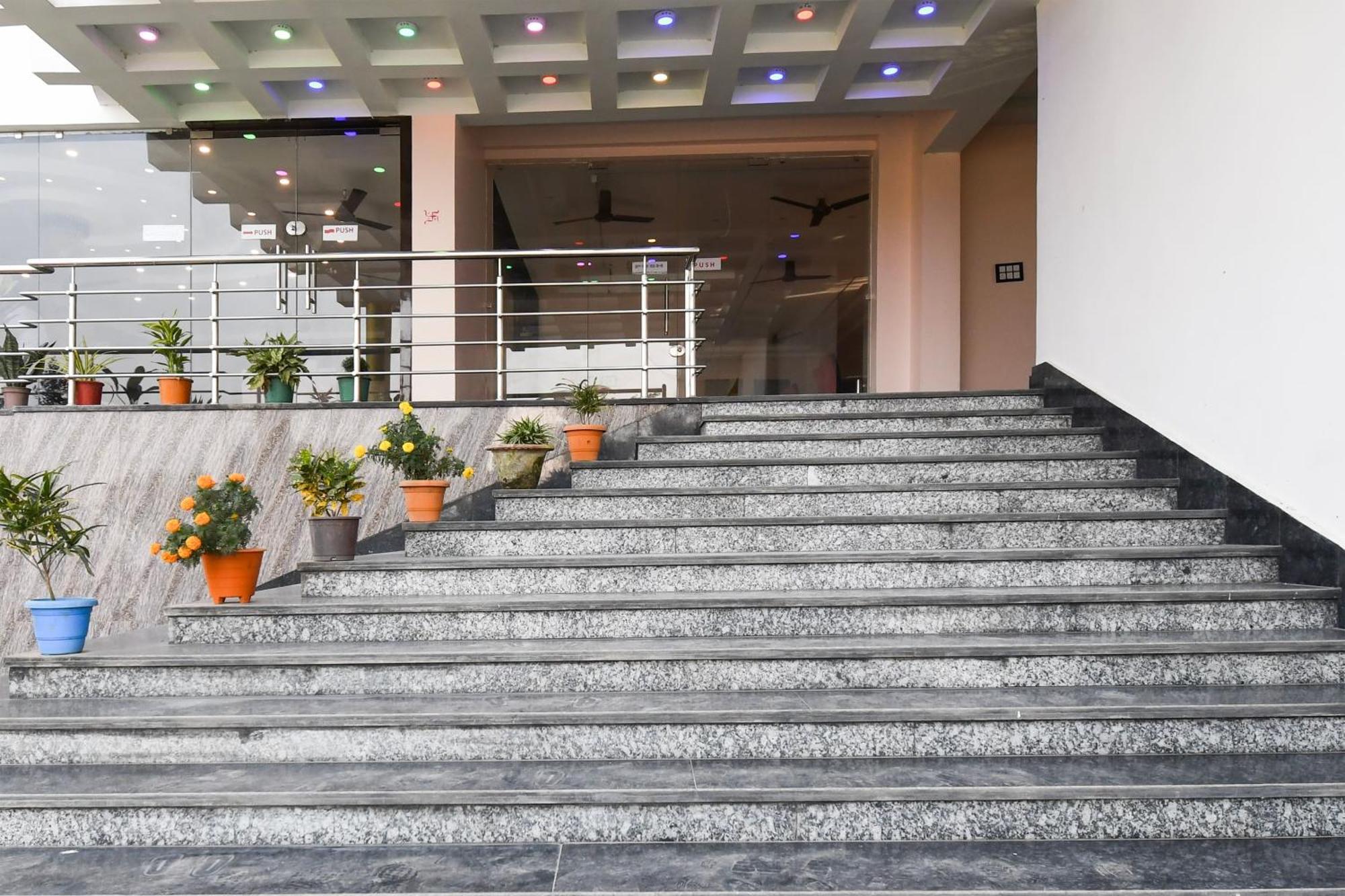 Hotel O Nilmadhab International タラピス エクステリア 写真